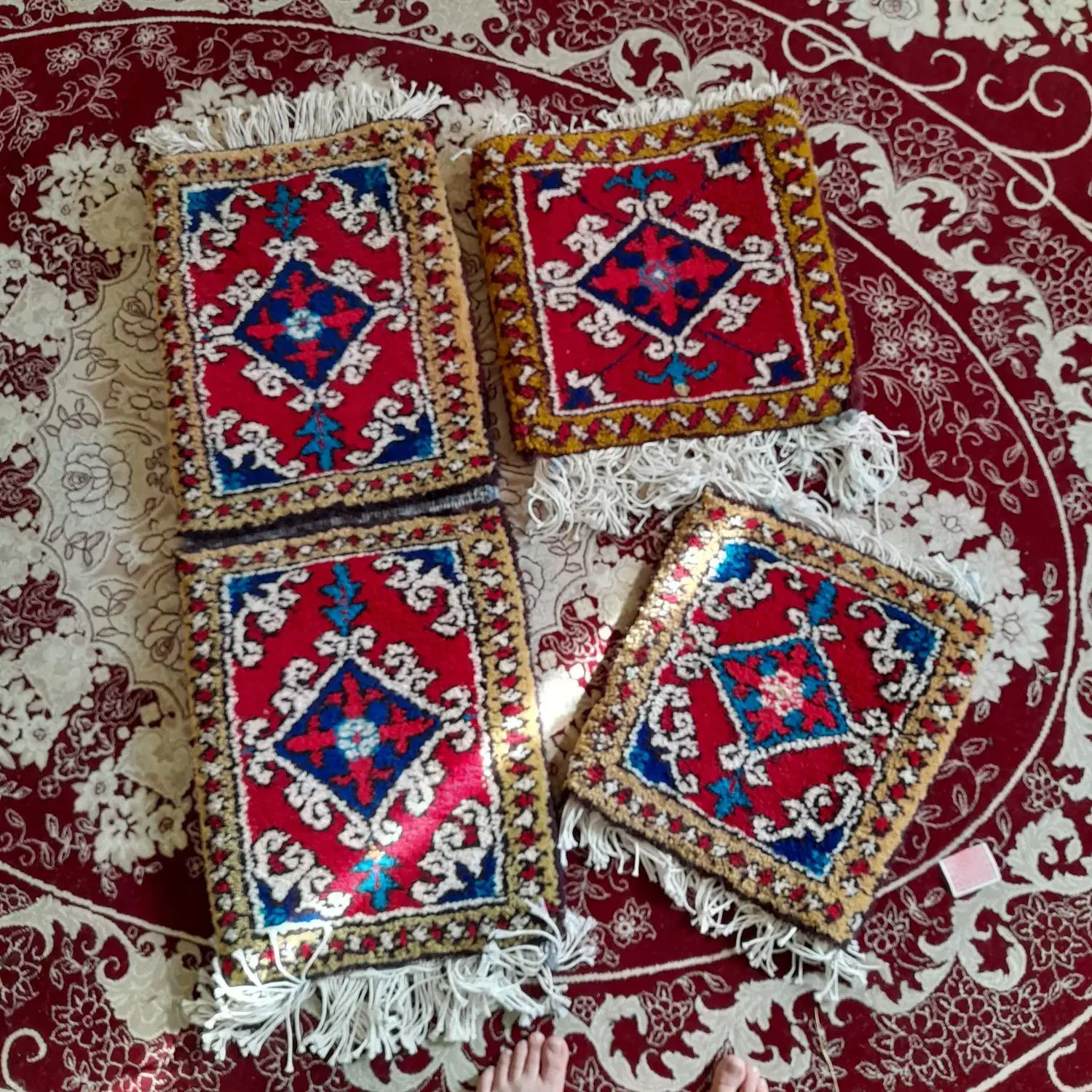 چندعدد خلچه ماشین|فرش|هریس, |دیوار