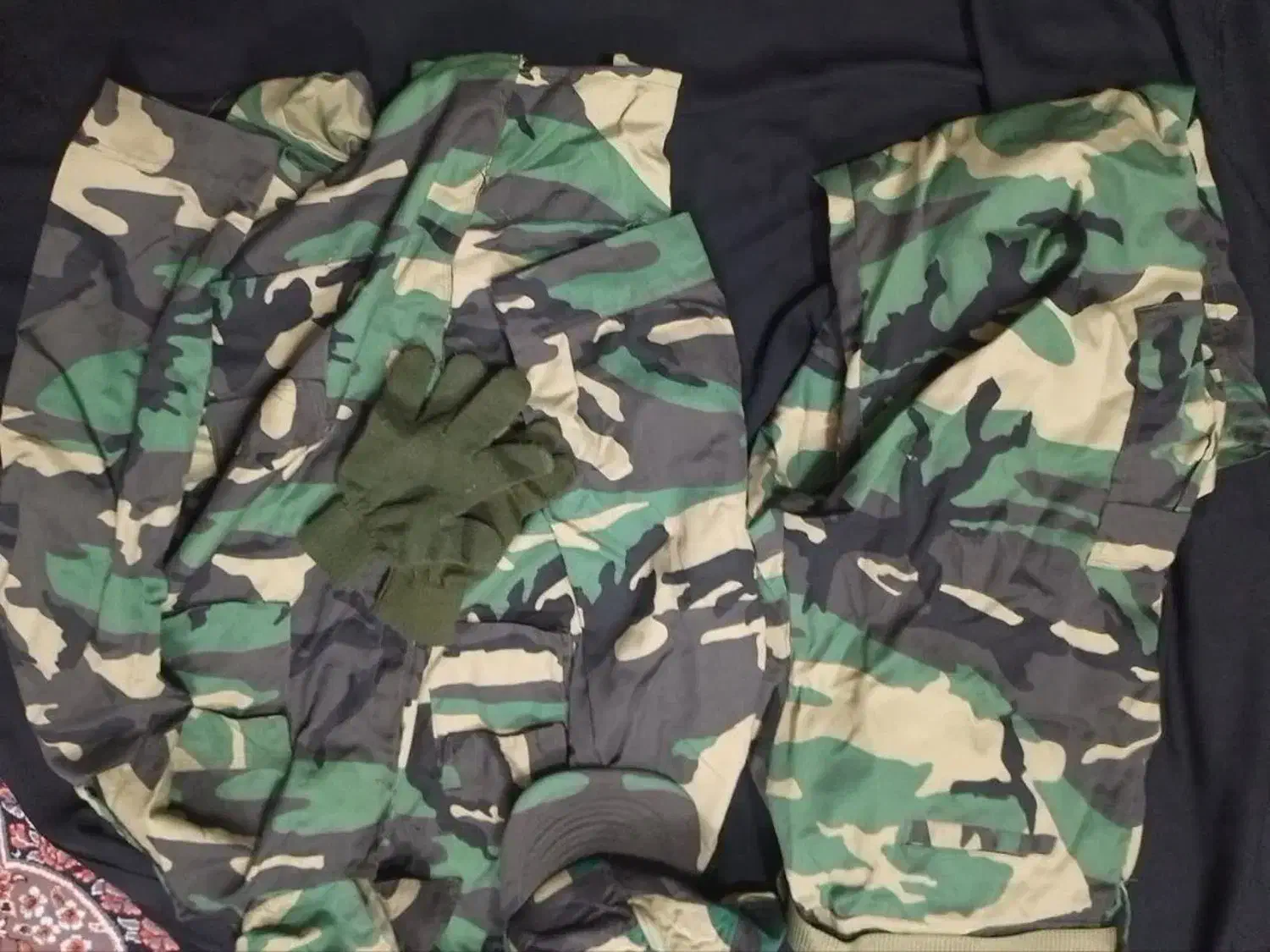 لباس ارتشی|لباس|بروجرد, |دیوار