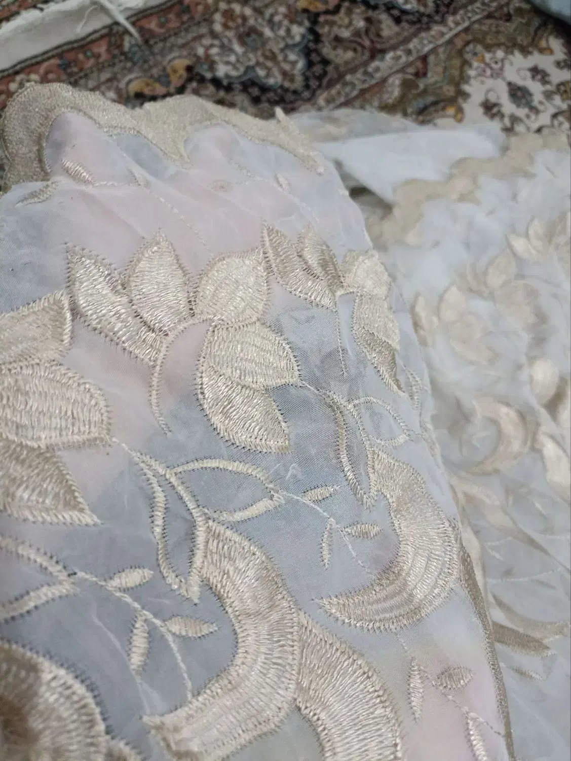 پرده خامه دوزی شیک و تمیز|پرده، رانر، رومیزی|رودسر, |دیوار