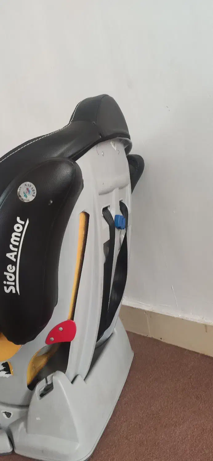 صندلی ماشین دلیجان|تخت و صندلی بچه|بندرعباس, |دیوار