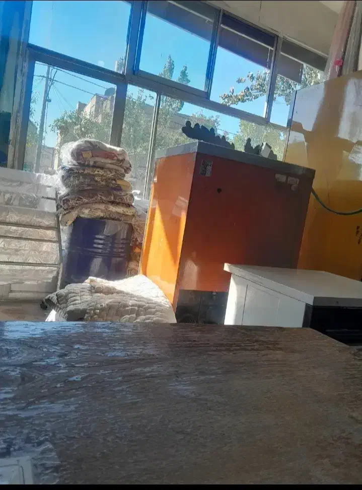 خشکشویی فرهادی انواع لباس ملحفه پرده و ...|خدمات نظافت|تبریز, |دیوار