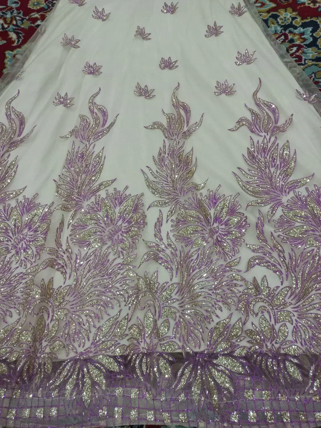 لباس مجلسی|لباس|بافق, |دیوار