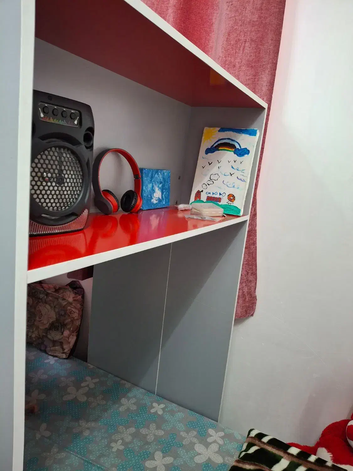 تخت دوطبقه سالم و تمیز|تخت و صندلی بچه|یزد, |دیوار