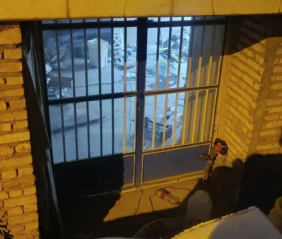 درب و پنجره باغی|مصالح و تجهیزات ساختمان|اصفهان, کنگاز|دیوار