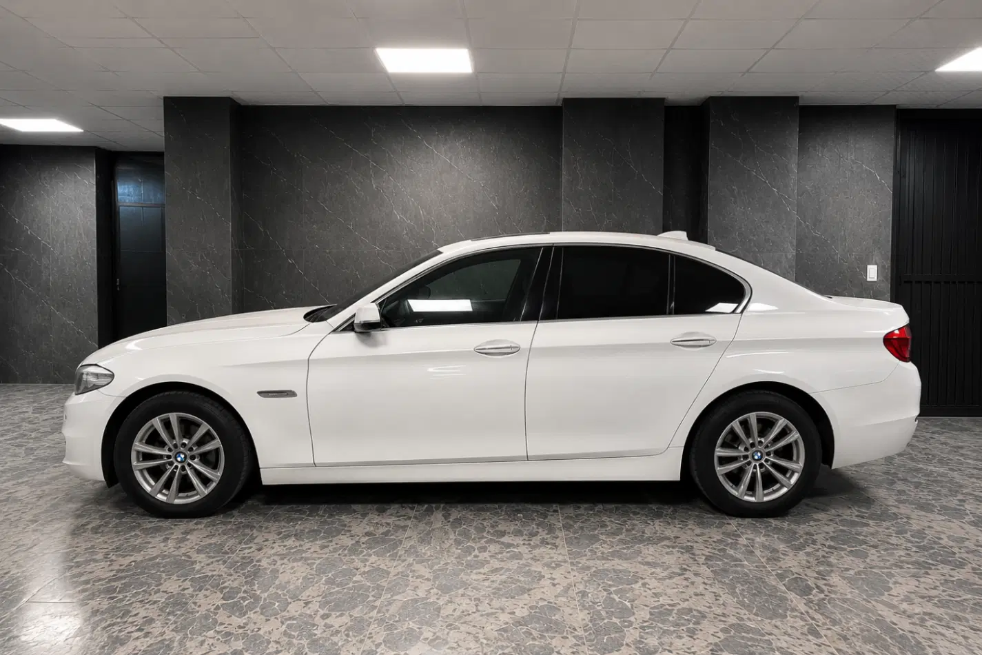 Bmw528i مدل 2013 کابین مارون|خودرو سواری و وانت|شیراز, عفیفآباد|دیوار