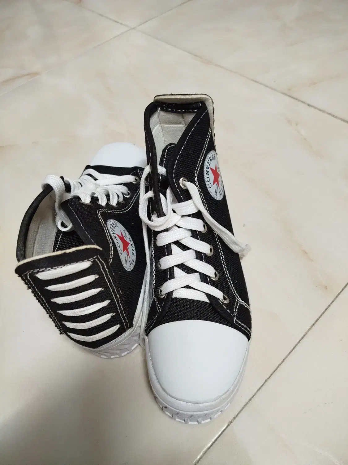 کتونی|کیف، کفش، کمربند|بروجرد, |دیوار