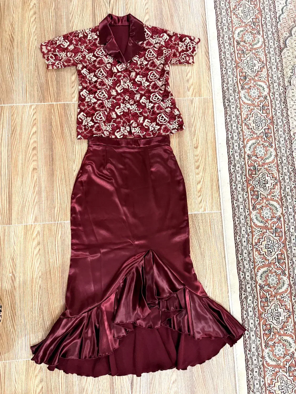 لباس مجلسی در حد نو|لباس|رشت, رشتیان|دیوار