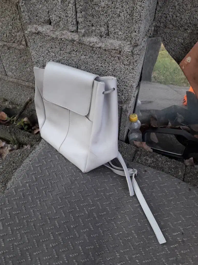 ساک باشگاه و کوله پشتی سفید|کیف، کفش، کمربند|رشت, نظری|دیوار