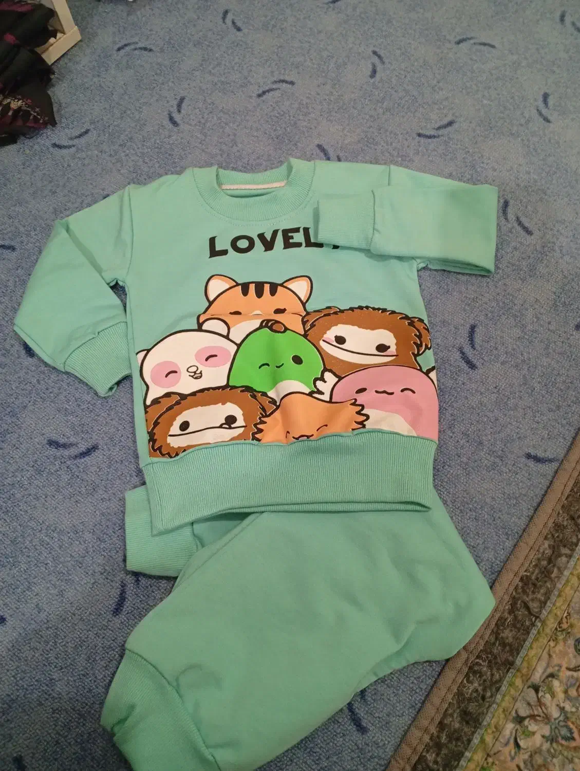 تعدادی لباس|لباس|بوکان, |دیوار