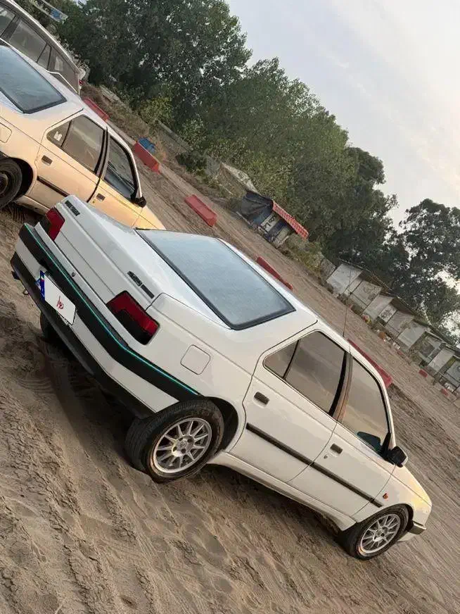 ۴۰۵ اتاق تعویض|خودرو سواری و وانت|اندیشه, اندیشه فاز ۳|دیوار