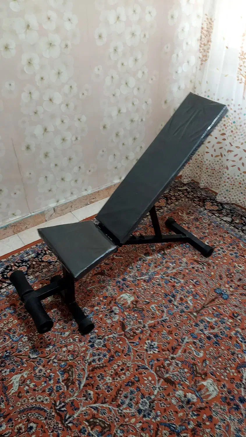 وسایل بدنسازی(صندلی و دمبل و وزنه‌مچ‌دست‌وپا)|تجهیزات ورزشی|تهران, شهر زیبا|دیوار