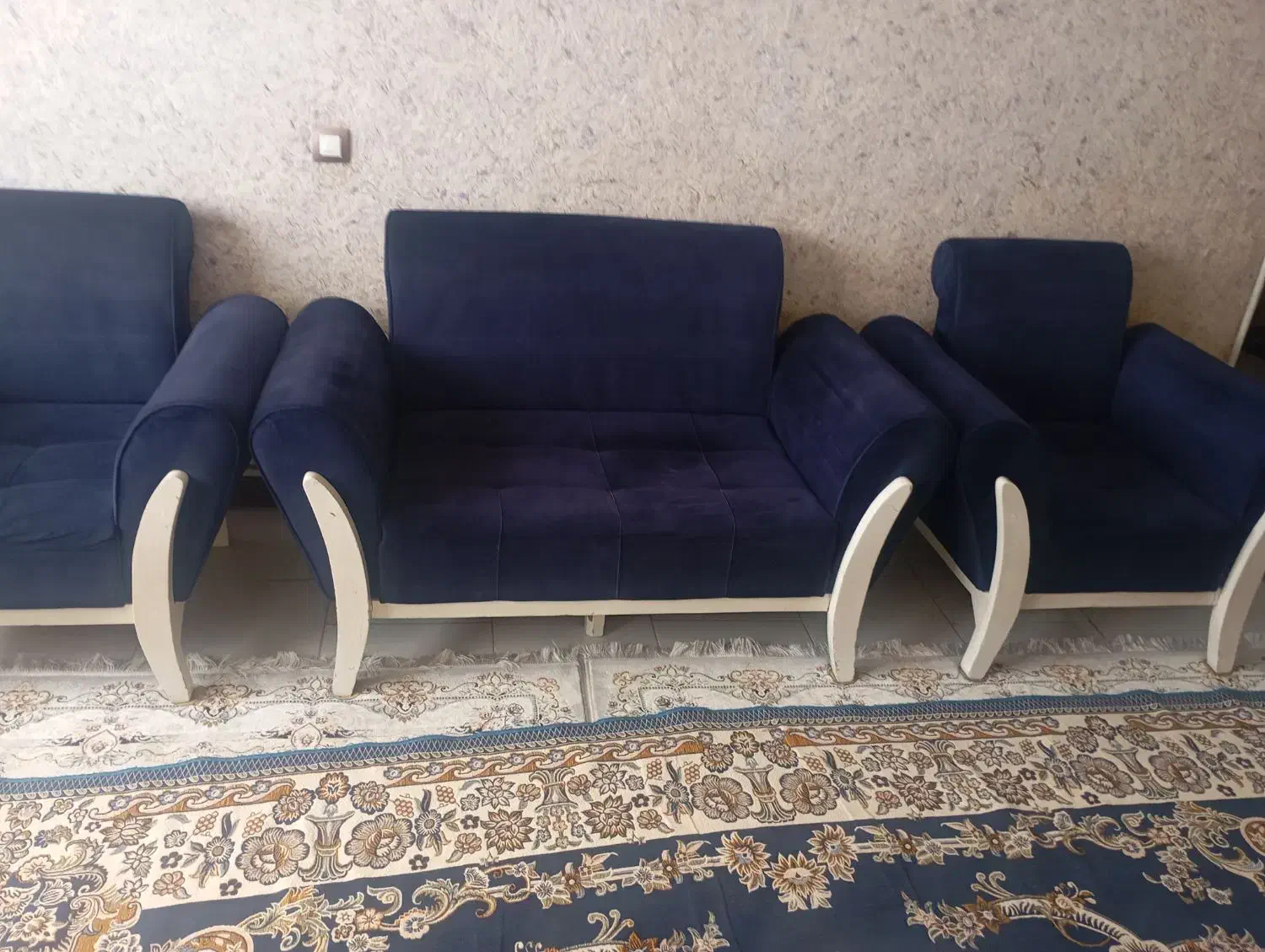 مبل راحتی|مبلمان خانگی و میز عسلی|رباط‌کریم, مسکن مهر آبشناسان|دیوار