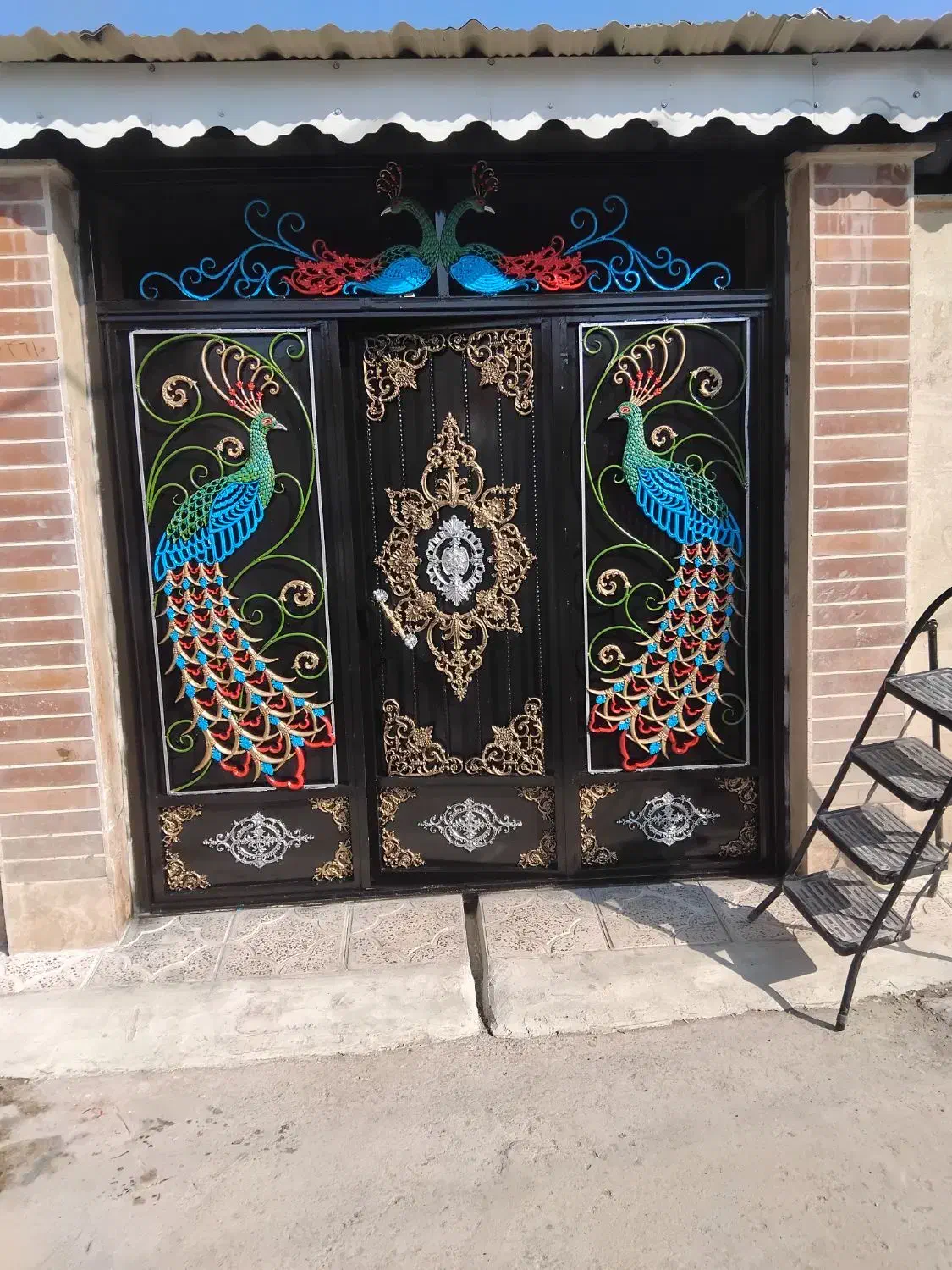 نقاشی درب آهنی فلزی پنجره|خدمات پیشه و مهارت|اردبیل, |دیوار