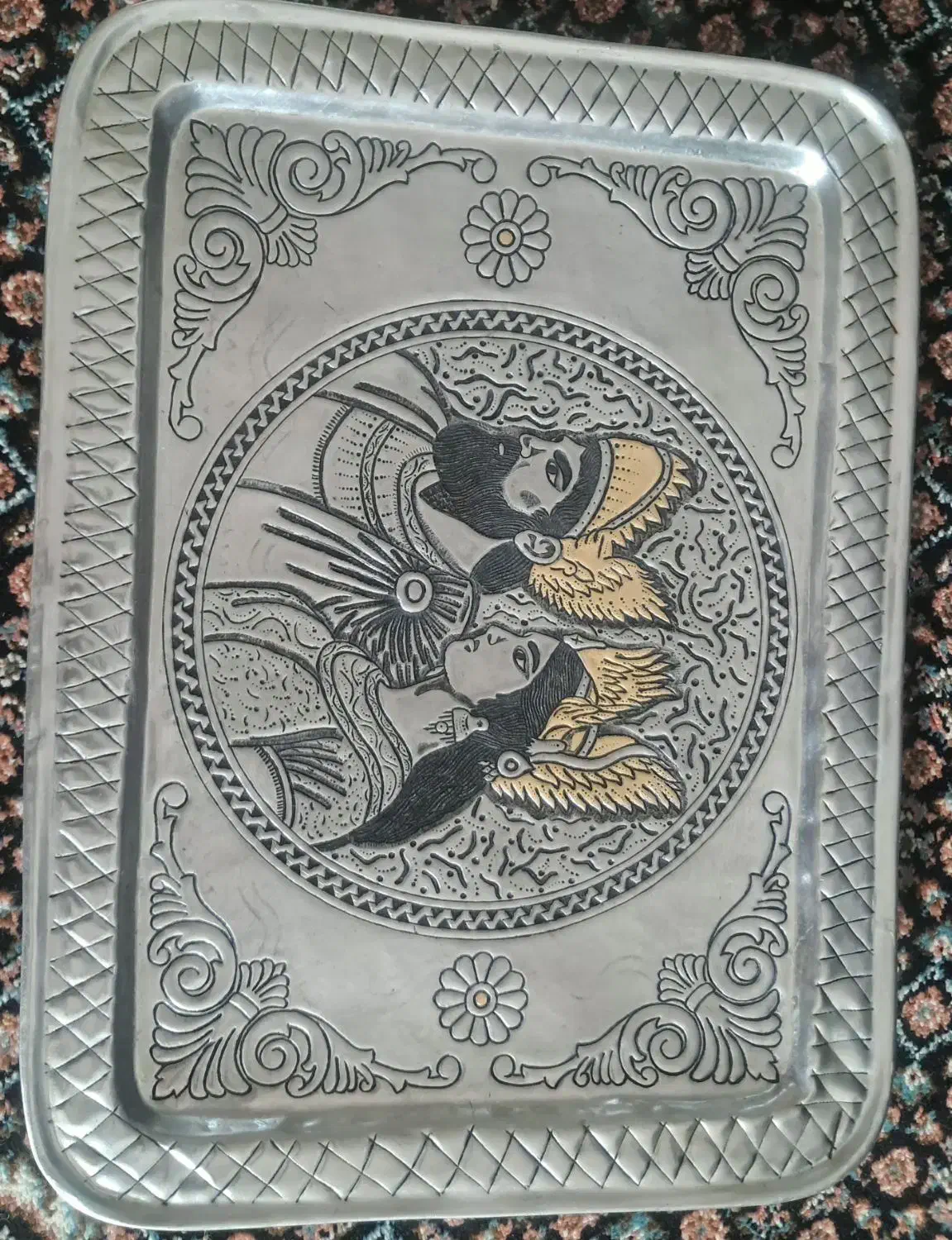 سینی برنجی قلمزنی شده|کلکسیون اشیاء عتیقه|بیرجند, |دیوار