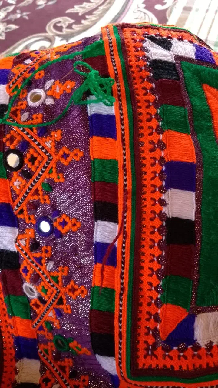 موسم.موسوم.دوچ.دوچگر|لباس|نیک شهر, |دیوار