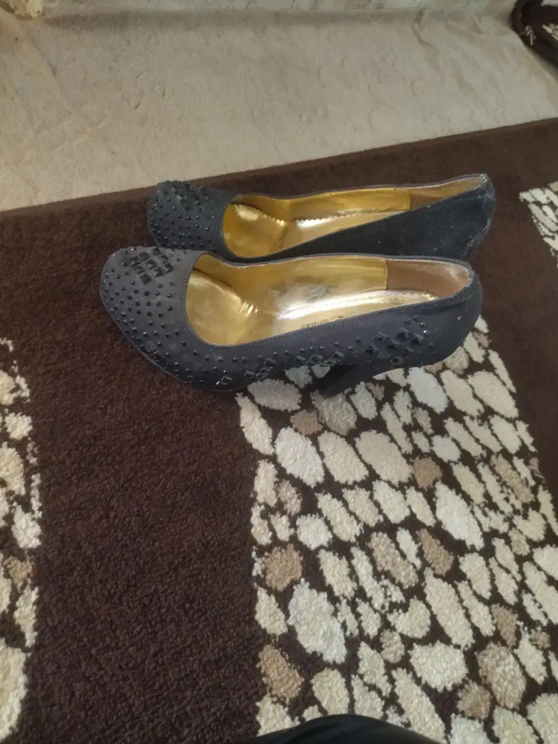 کفش نونو|کیف، کفش، کمربند|بهبهان, |دیوار