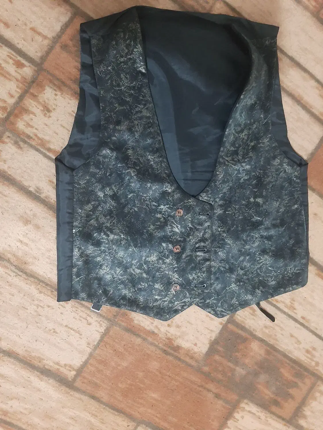 جلیقه و شلوار فقط یک بار پوشیده شده|لباس|نسیمشهر, |دیوار