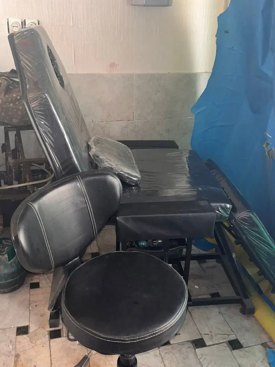 صندلی تخت شو|آرایشگاه و سالن‌های زیبایی|قم, طلاب غیر ایرانی|دیوار