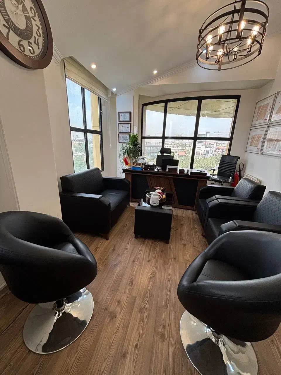 اگهی مشاور املاک حرفه ای و نیمه حرفه ای مهرشهر کرج|استخدام بازاریابی و فروش|کرج, فاز ۲ مهرشهر|دیوار