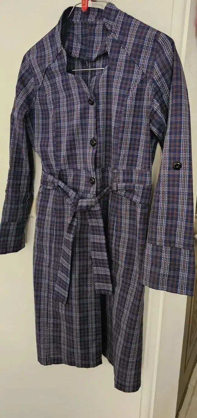 مانتو|لباس|مهاجران, |دیوار