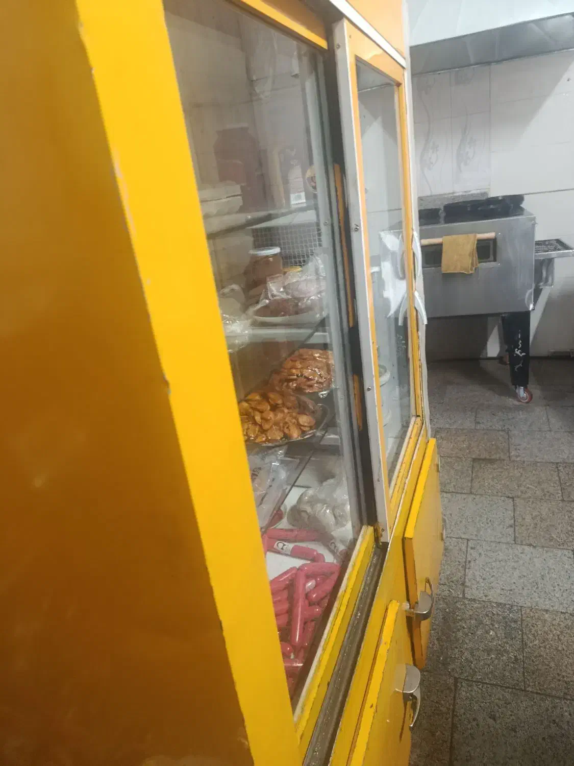 یخچال ویترینی|یخچال و فریزر|نیشابور, تختی|دیوار