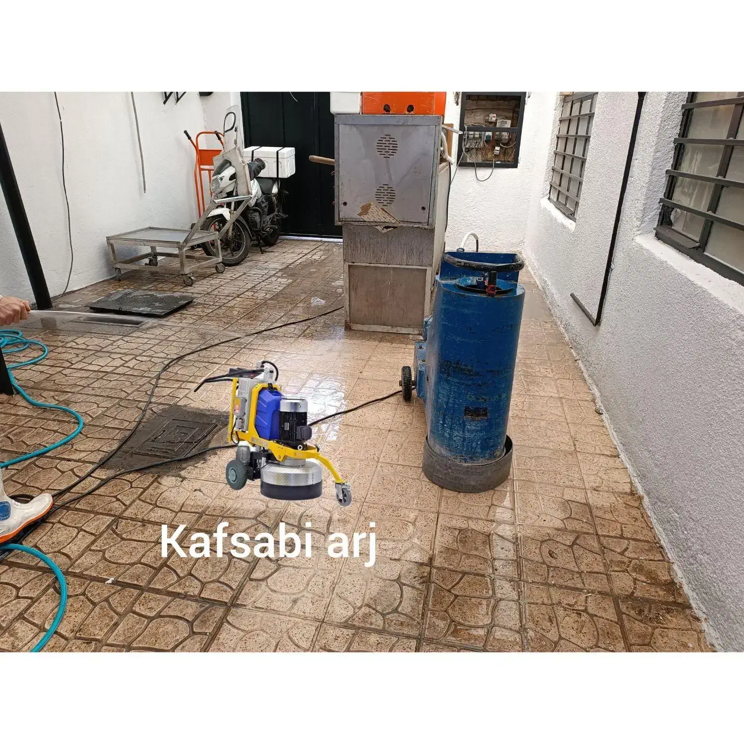 کفسابی سنگسابی سنگ سرامیک موزائیک گرانیت بتن|خدمات نظافت|ساوه, |دیوار