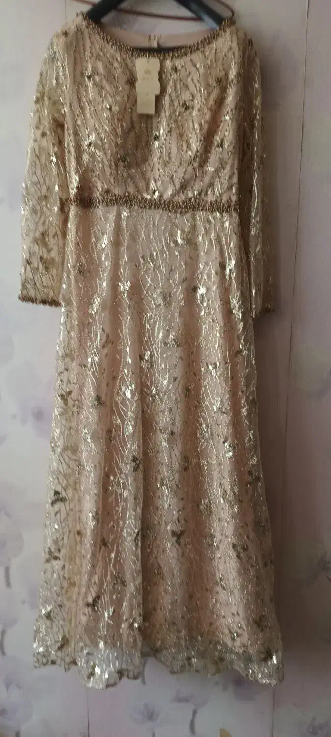 لباس مجلسی نو،استفاده نشده|لباس|صومعه‌سرا, |دیوار