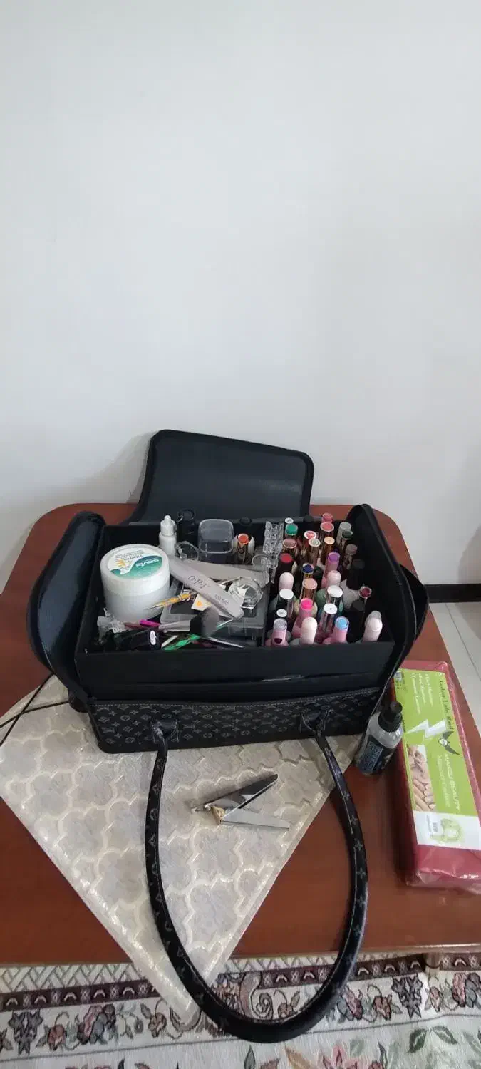 لوازم ناخن|آرایشگاه و سالن‌های زیبایی|هشتگرد, شهرک مهستان ۲|دیوار