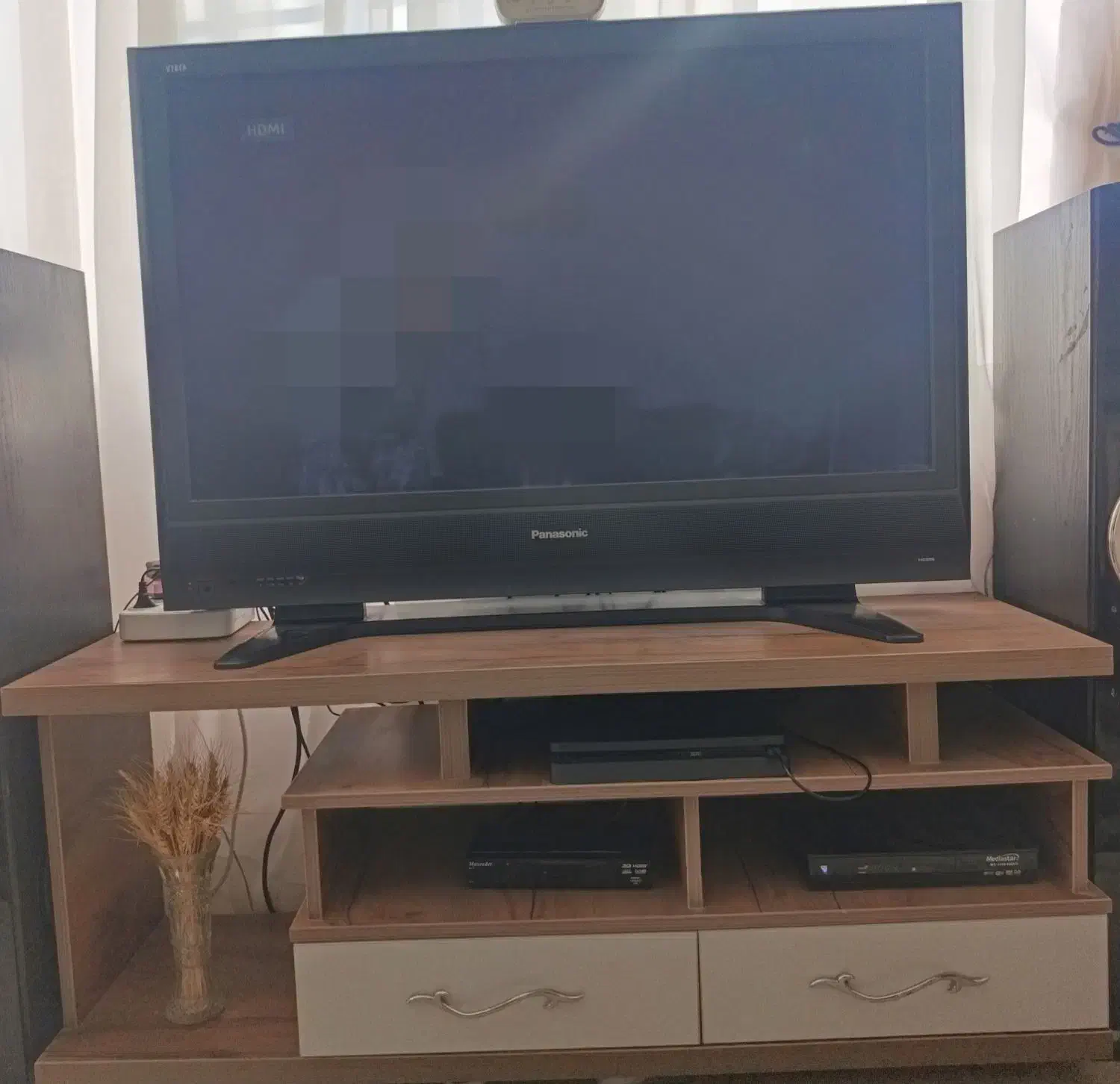 ال سی دی همراه با میز|تلویزیون و پروژکتور|سبزوار, توحیدشهر|دیوار