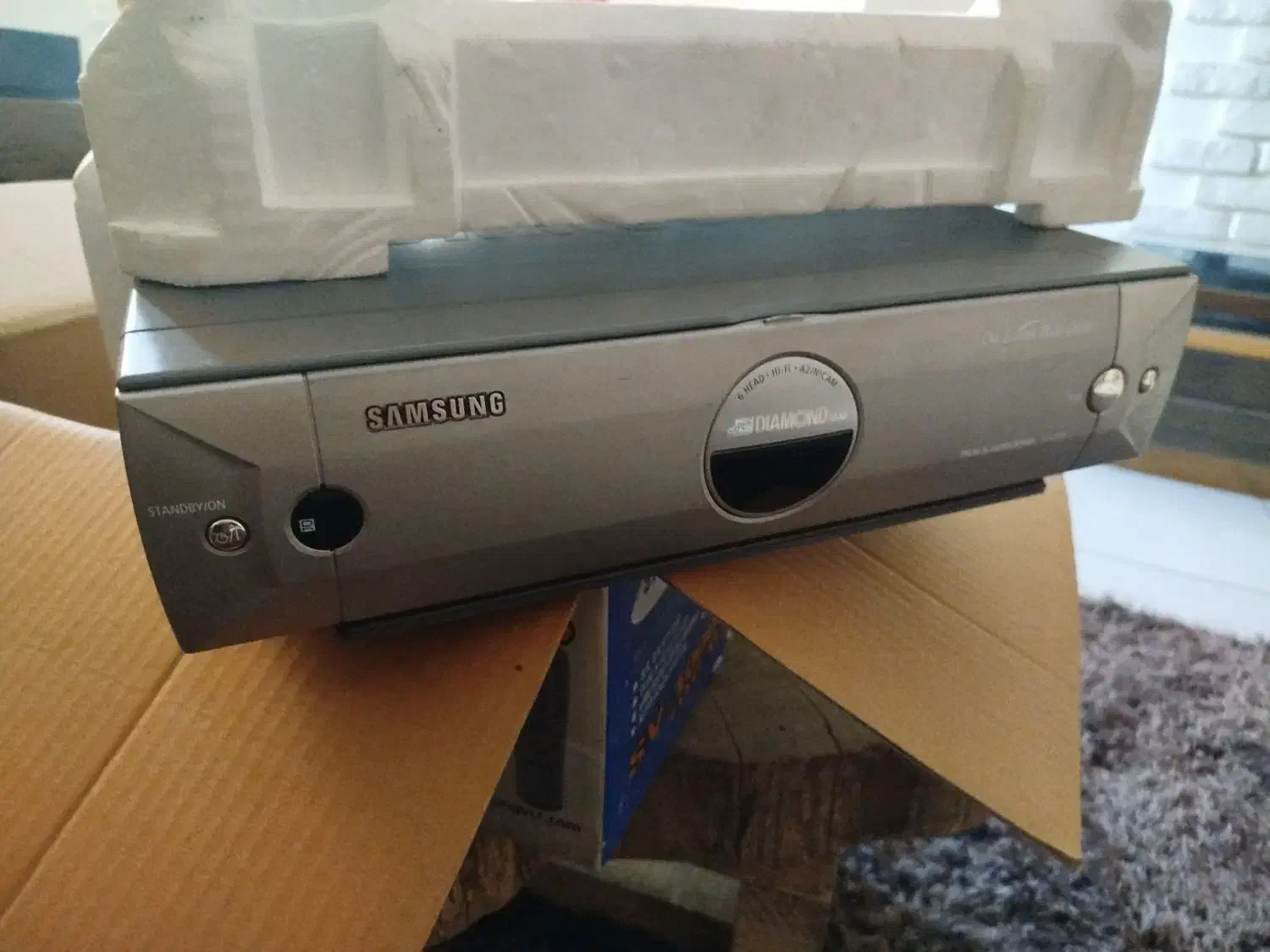 ویدیو|پخش‌کننده DVD و ویدیو|پردیس, فاز ۳|دیوار