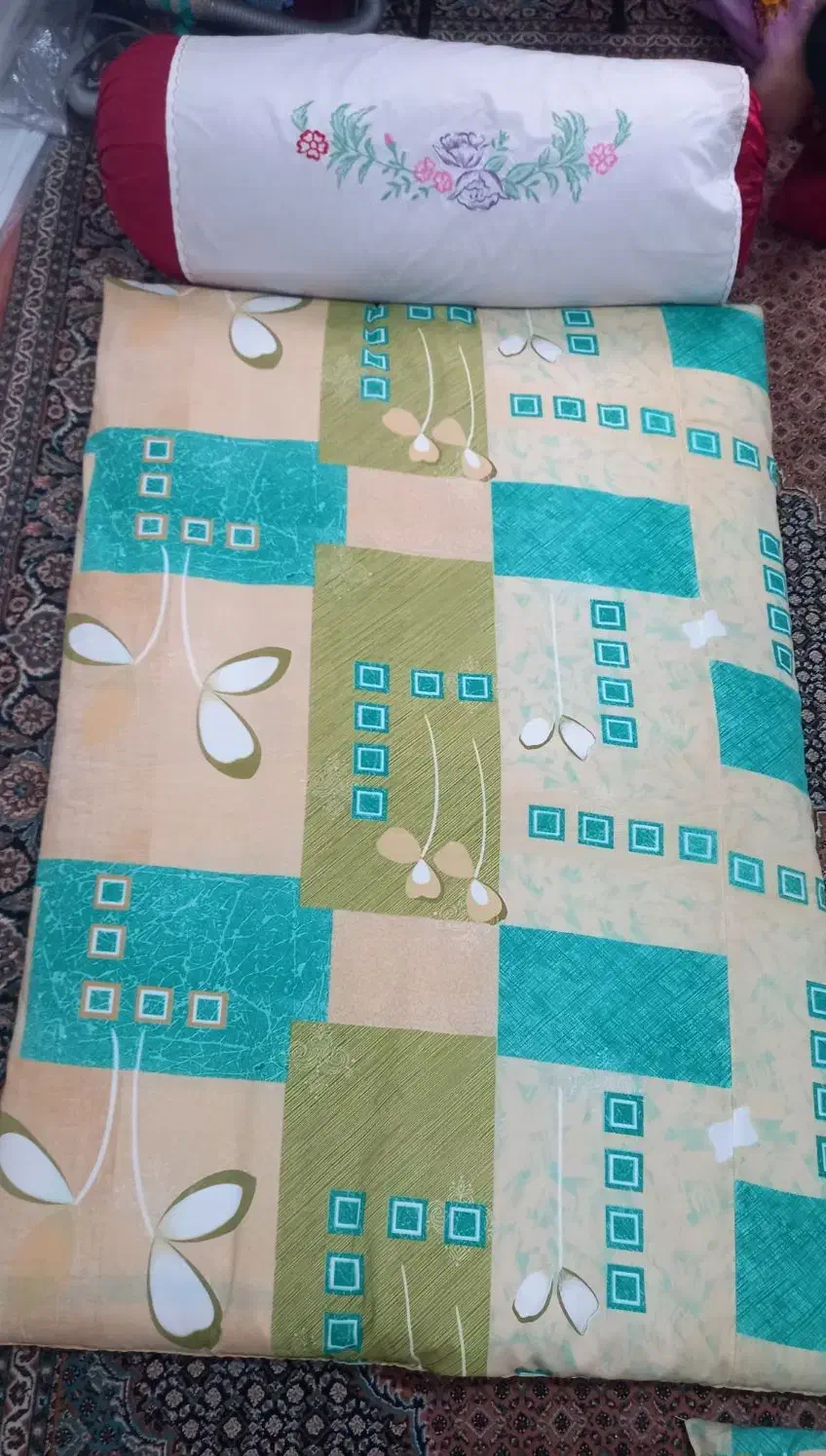 تشک و متکی|رختخواب، بالش، پتو|اردبیل, |دیوار