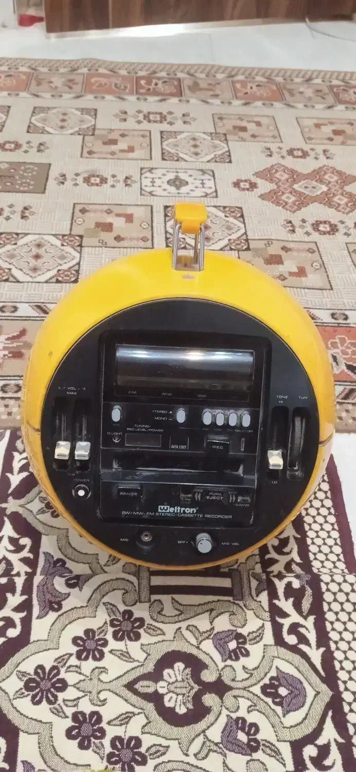 ظبط صوت کلکسیونی|کلکسیون اشیاء عتیقه|صدرا-فارس, فاز ۱|دیوار