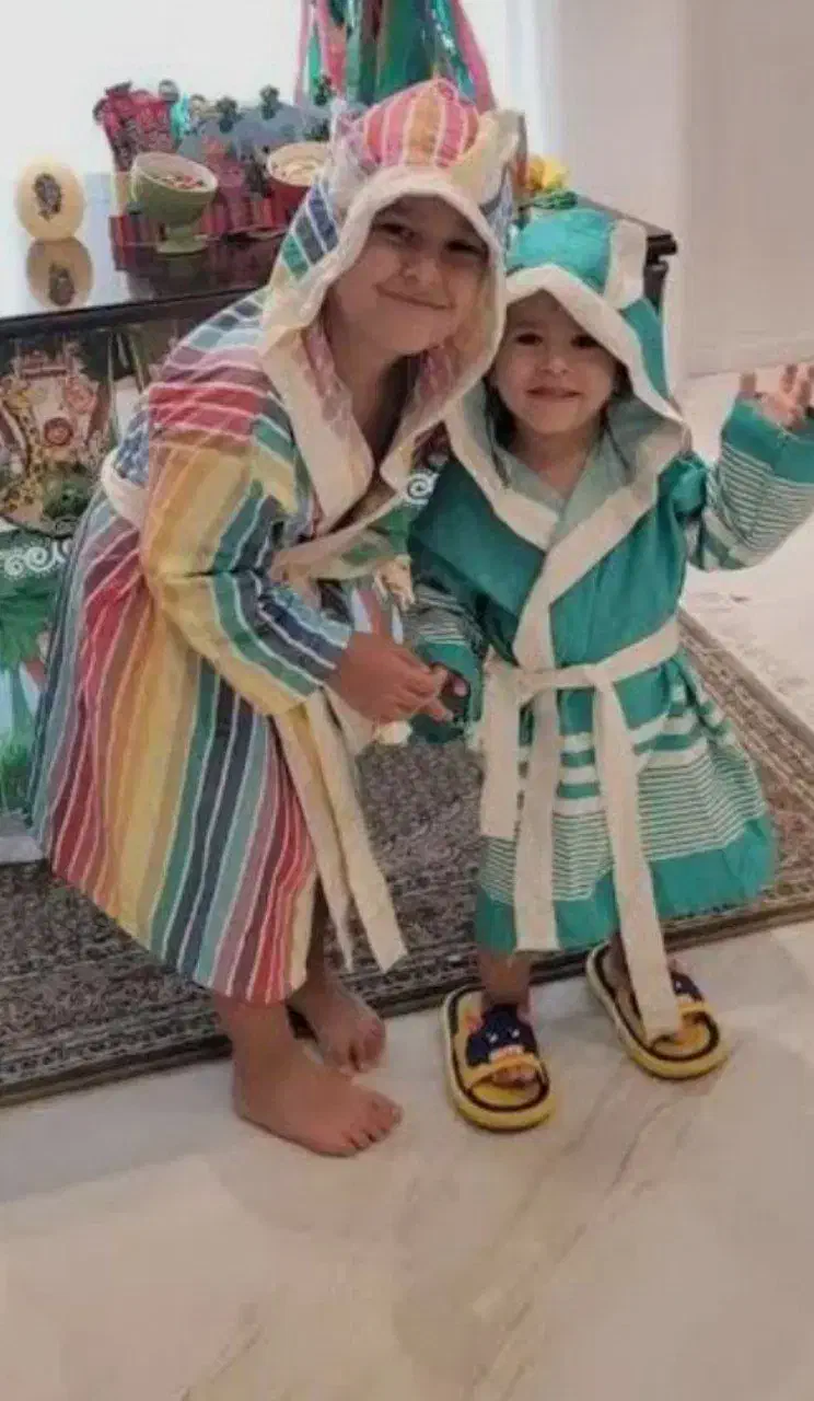 تن پوش بچه گانه|کفش و لباس بچه|میانه, |دیوار