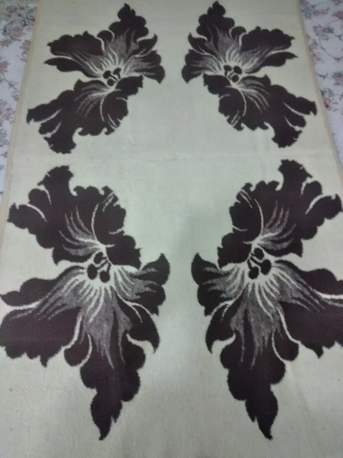 پتو پشمی تمیز در حده نو،نو،نو|رختخواب، بالش، پتو|قم, نیروگاه|دیوار