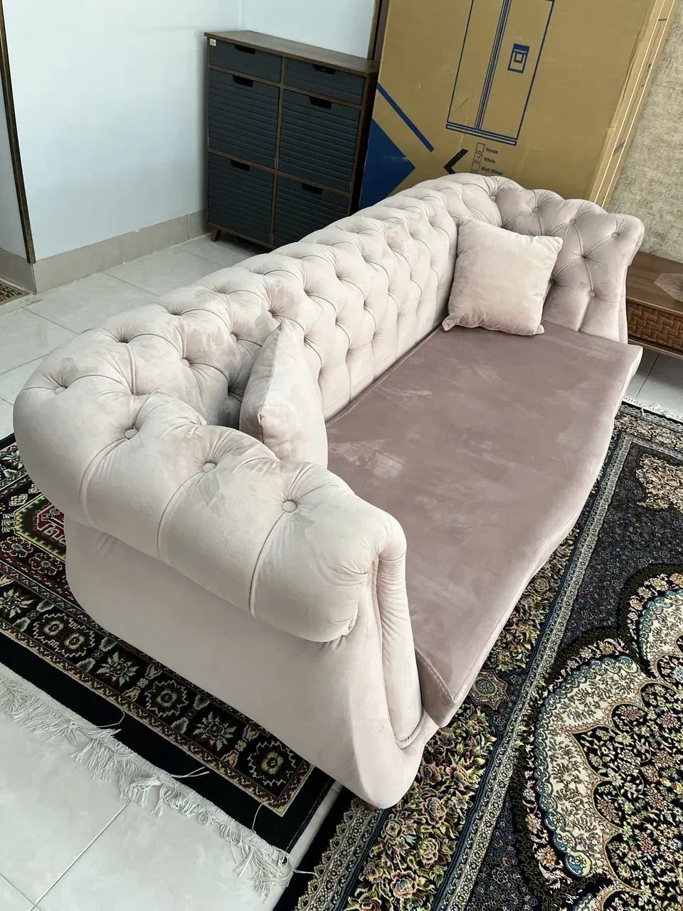 مبل ۸ نفره با میز وسط و گل میز|مبلمان خانگی و میز عسلی|صدرا-فارس, فاز ۲|دیوار