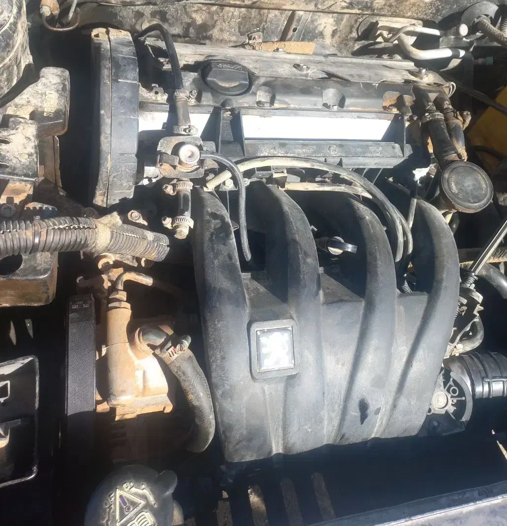 موتور زانتیا ۲۰۰۰|قطعات یدکی و لوازم جانبی|زابل, |دیوار