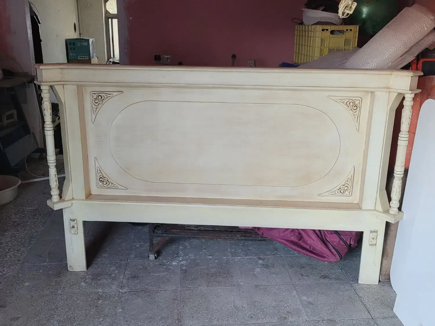 تخت دو نفره به همراه دو پاتختی|تخت و سرویس خواب|اراک, |دیوار