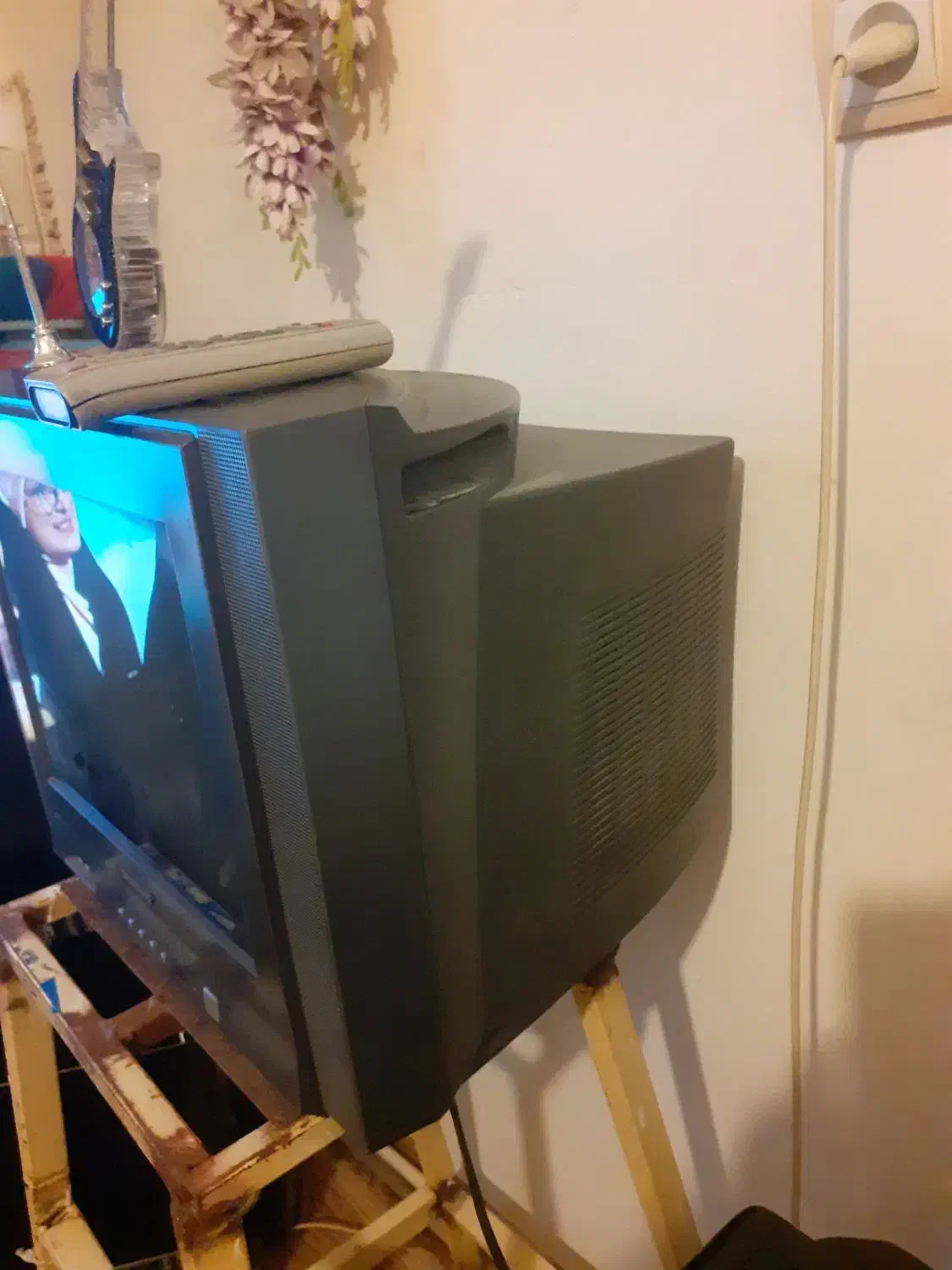 تلویزیون ۱۴ اینچ|تلویزیون و پروژکتور|کرمانشاه, |دیوار