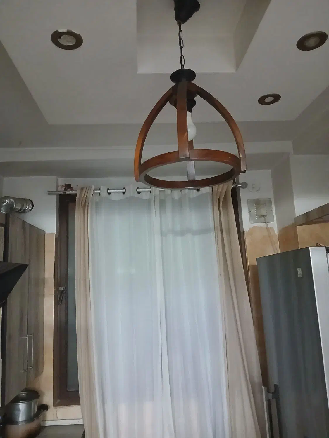 دو جفت لوستر|لوستر و چراغ آویز|اندیشه, اندیشه فاز ۱|دیوار