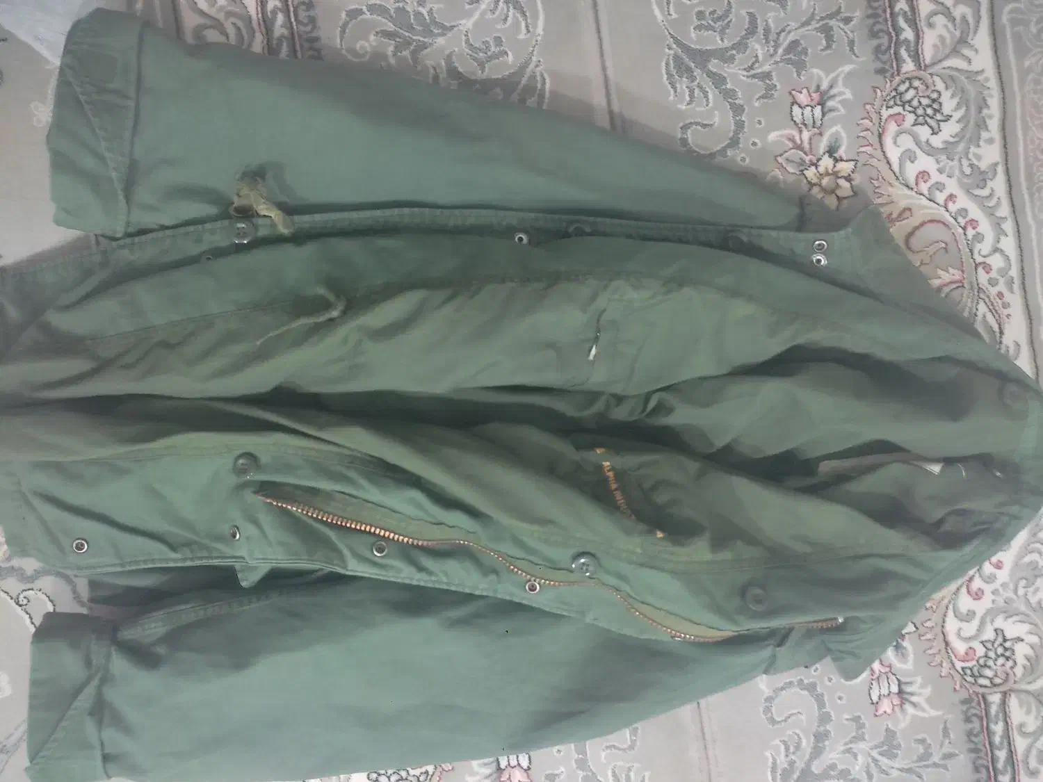 کاپشن|لباس|جوانرود, |دیوار