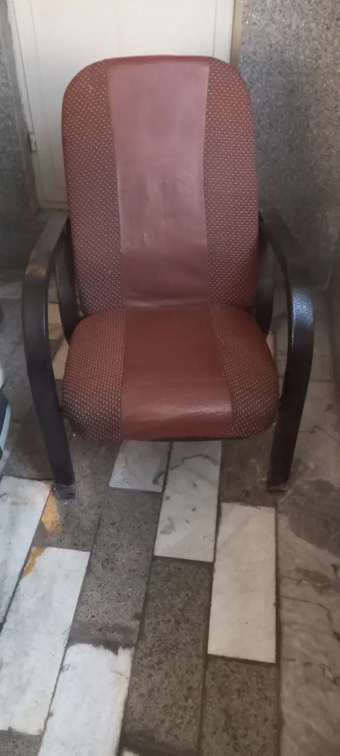 صندلی ارباب رجوع|مبلمان اداری|ری, علایین|دیوار