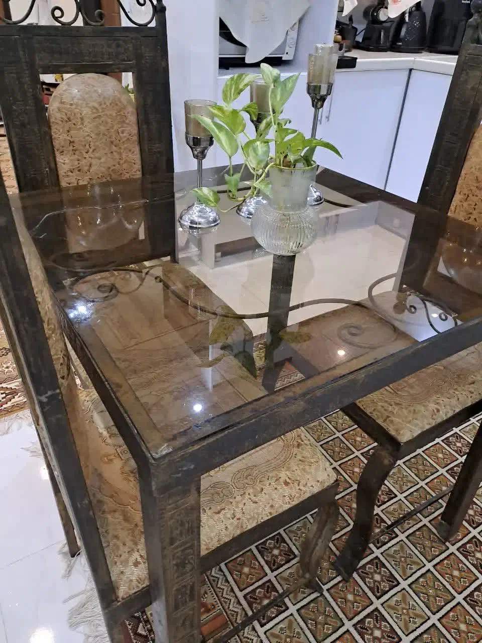 میز ناهارخوری|میز و صندلی غذاخوری|شاهین‌شهر, خانه کارگر|دیوار