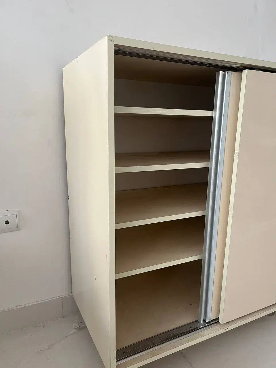 جاکفشی|جاکفشی، کمد، دراور|تبریز, |دیوار