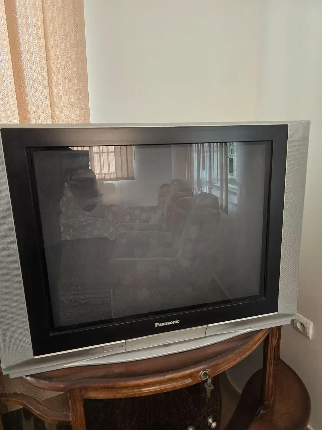 تلویزیون ۲۹ اینچ پاناسونیک بهمراه میز|تلویزیون و پروژکتور|ارومیه, |دیوار