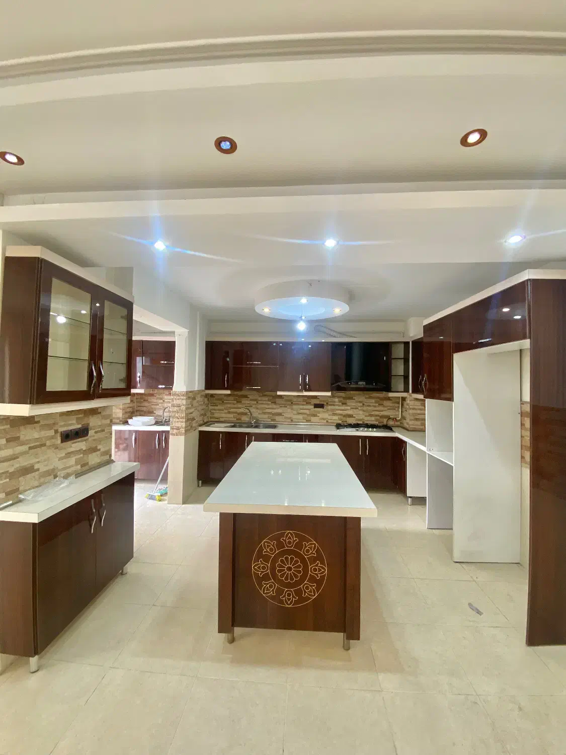 ۱۶۰ متری/تک واحدی/سند دار/بیستون/فول امکانات|فروش آپارتمان|رشت, پیرسرا|دیوار