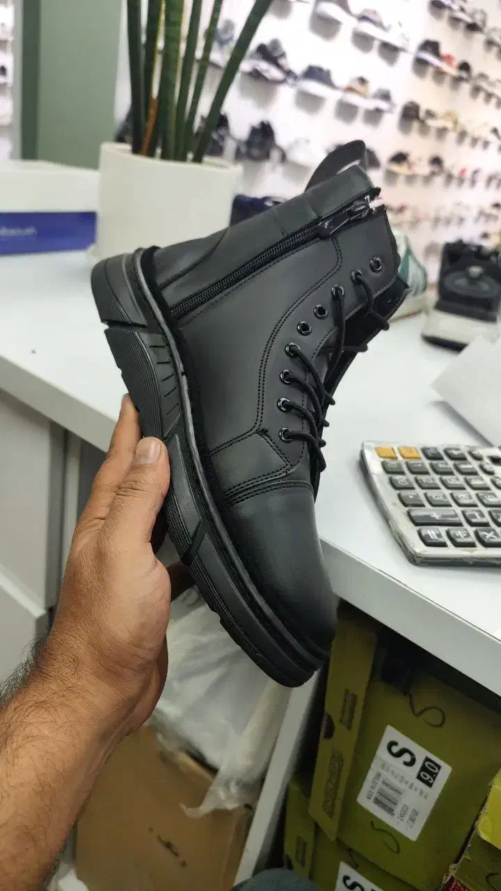 کفش نیم بوت|کیف، کفش، کمربند|میان ولایت, |دیوار