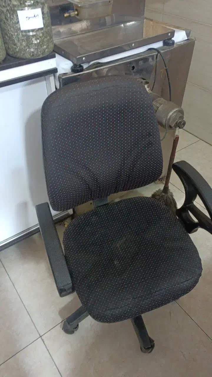 میز وصندلی اداری سالم باکشو|دفتر کار|کرج, شاهینویلا|دیوار