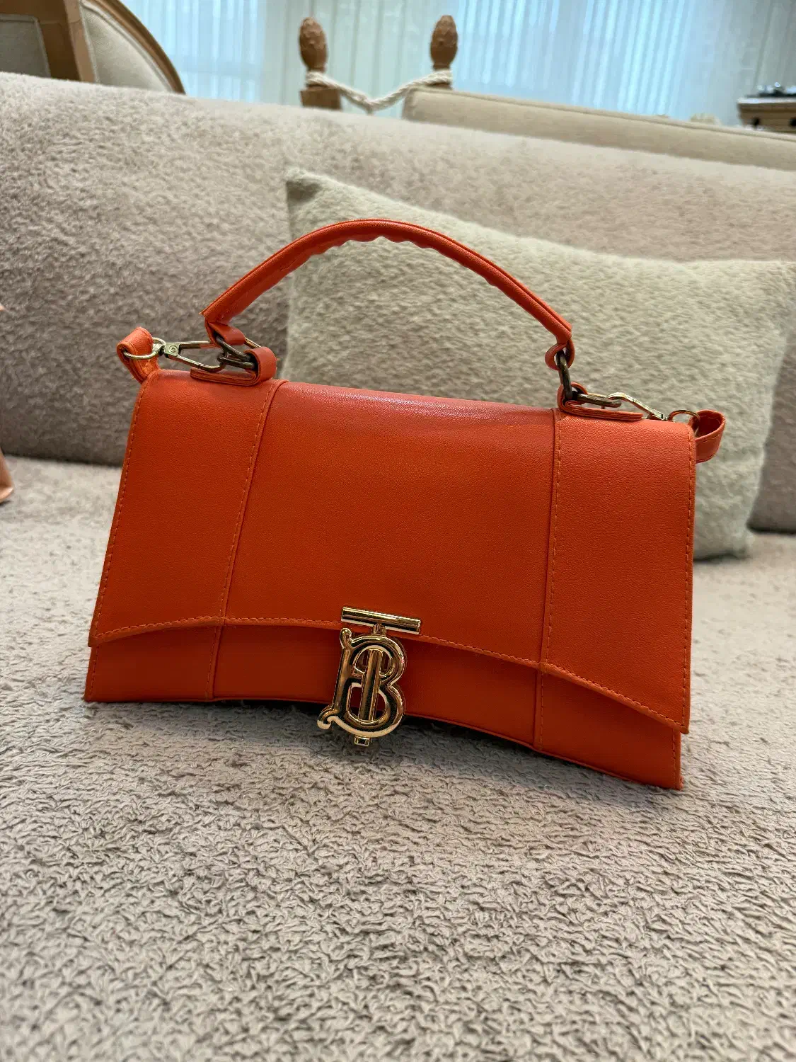 تعدادی کیف دانه ای ۱۵۰|کیف، کفش، کمربند|تبریز, |دیوار