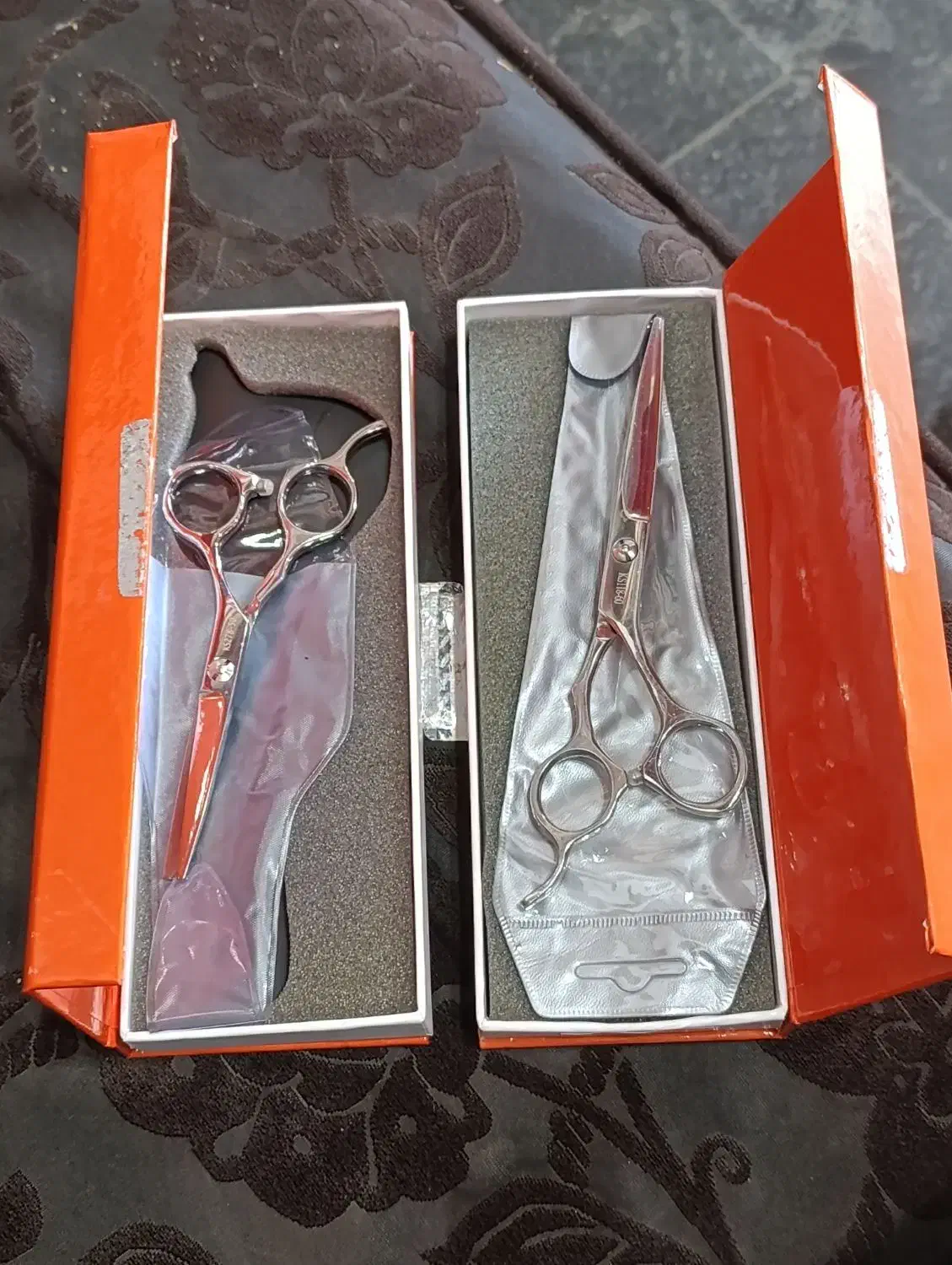 قیچی کات|آرایشگاه و سالن‌های زیبایی|نوشین شهر, |دیوار