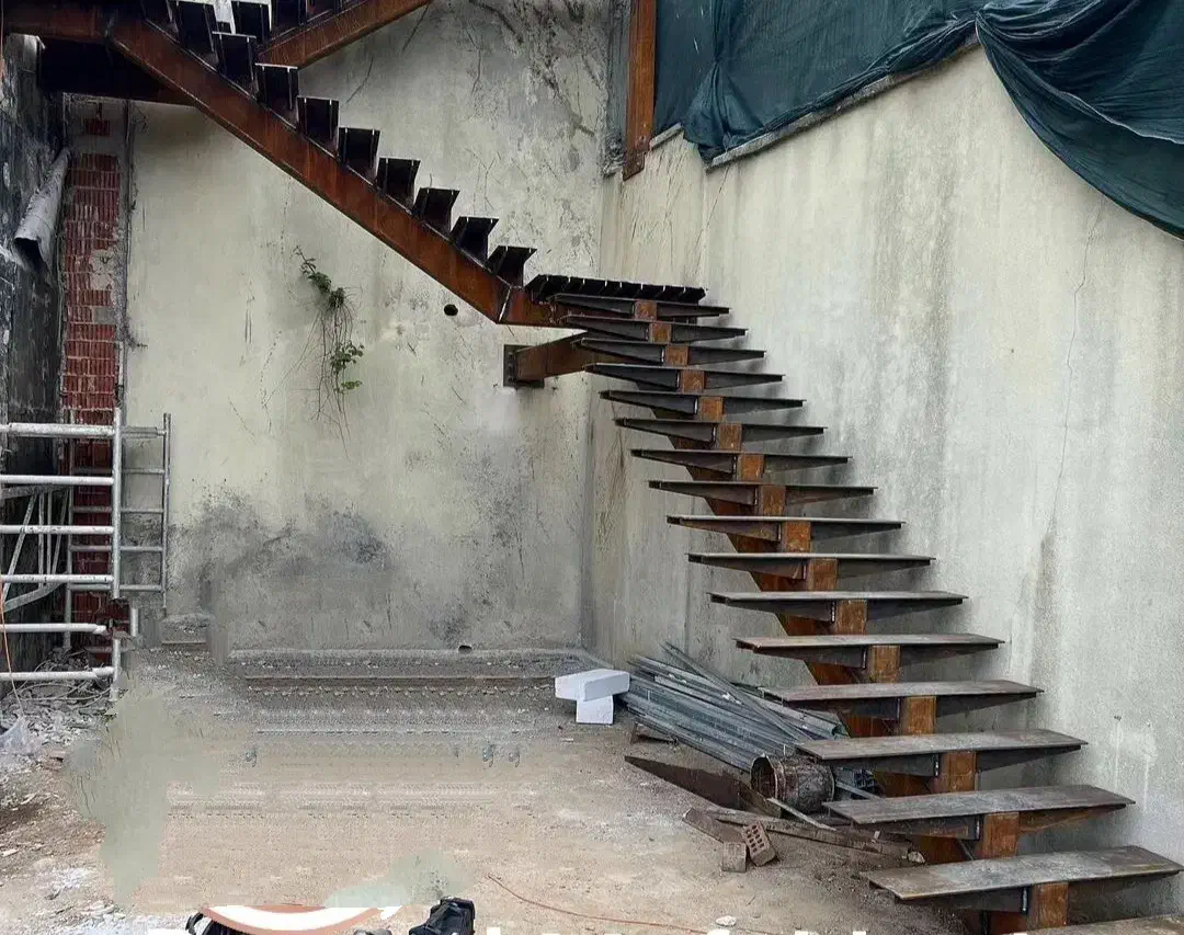 تولید پله های پیچ حفاظ نرده درب اکاردویی|خدمات پیشه و مهارت|اصفهان, شاه پسند|دیوار